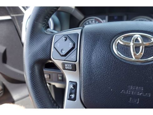 Used 2018 Toyota Tacoma SR5 RWD image 16