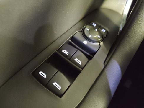 Used 2020 Chevrolet Blazer LT FWD image 27