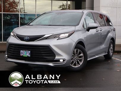 Used 2021 Toyota Sienna XLE