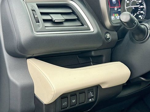 Used 2023 Subaru Ascent Limited w/ Technology Package image 14