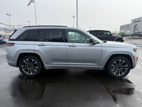 New 2025 Jeep Grand Cherokee Overland AWD/4WD image 2