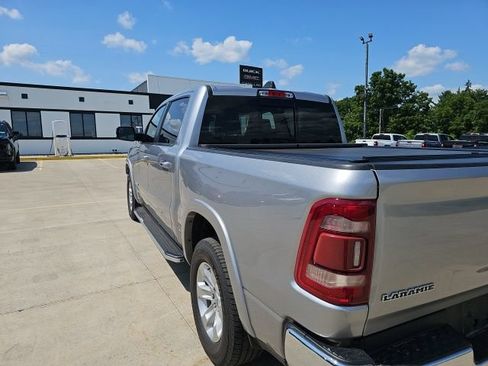 Used 2019 RAM 1500 Laramie AWD/4WD image 9