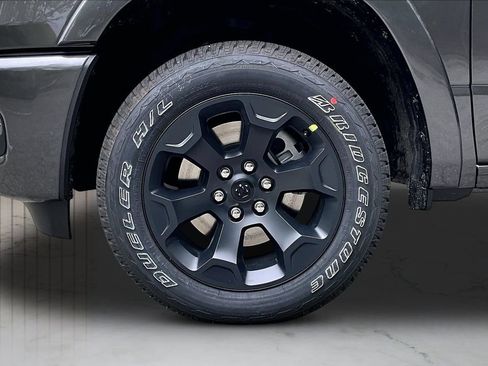 New 2026 RAM 1500 4x4 Crew Cab image 31
