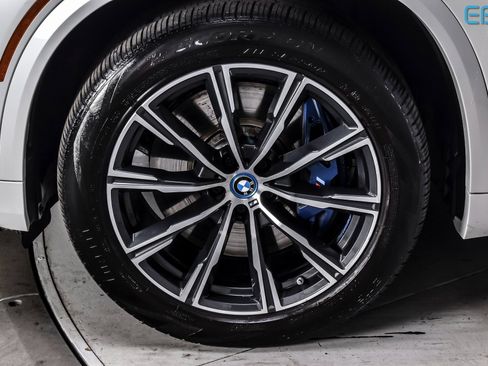 Used 2023 BMW X5 xDrive45e w/ Executive Package image 10