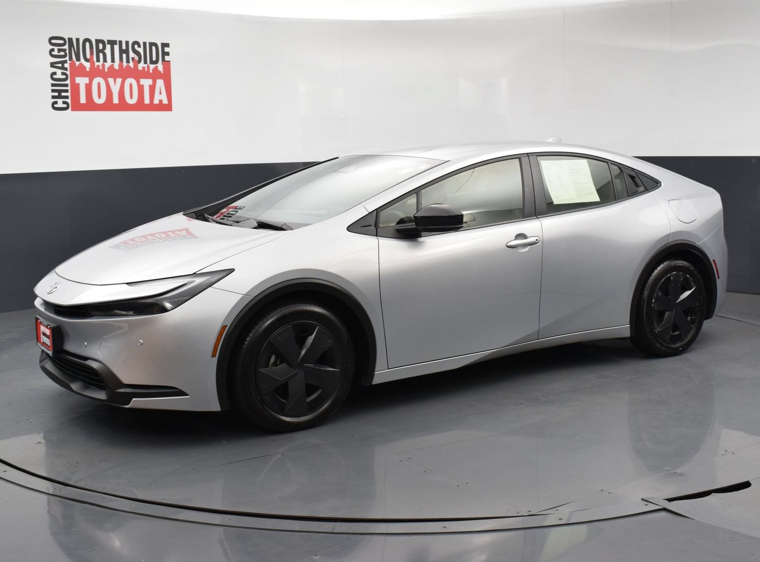 Used 2025 Toyota Prius LE FWD image 8