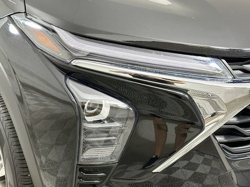 Used 2025 Chevrolet Trax LT FWD image 22
