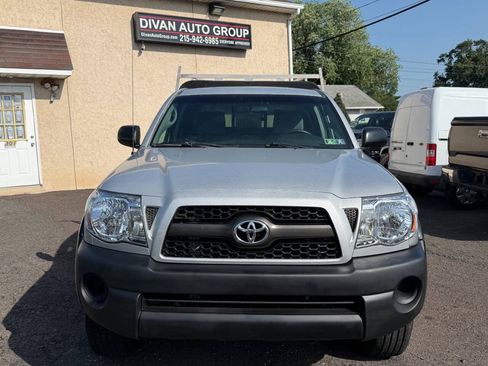 Used 2011 Toyota Tacoma 4x4 Regular Cab image 2