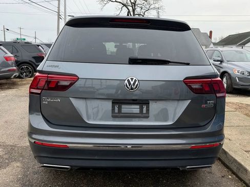 Used 2018 Volkswagen Tiguan SE w/ Panoramic Sunroof Package image 7
