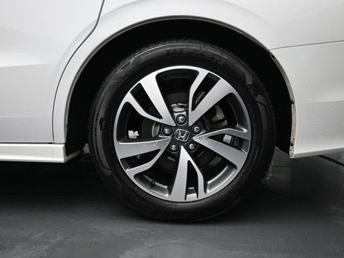 Used 2023 Honda Odyssey Touring image 12