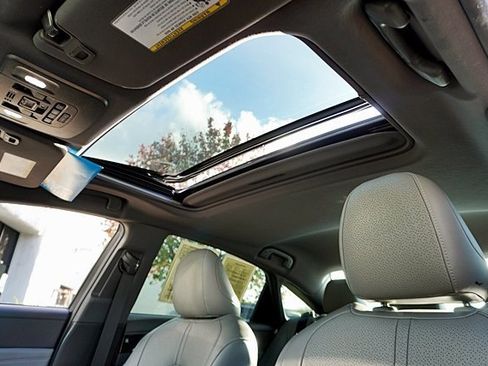 Used 2019 Toyota Avalon XLE image 15