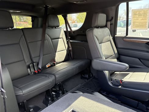 Used 2025 Chevrolet Suburban High Country w/ Sun And Tow Package AWD/4WD image 28