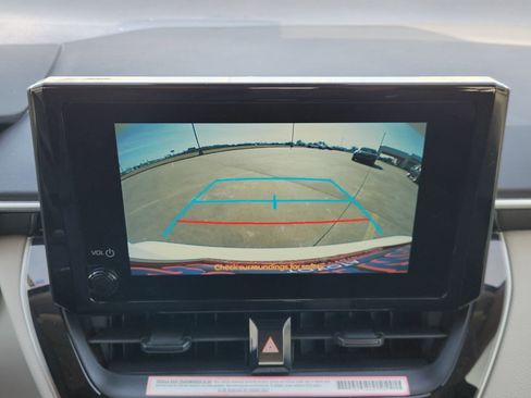 Used 2024 Toyota Corolla LE image 21