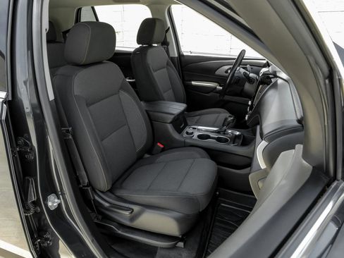 Used 2019 Chevrolet Traverse LT w/ LPO, Floor Liner Package AWD/4WD image 38