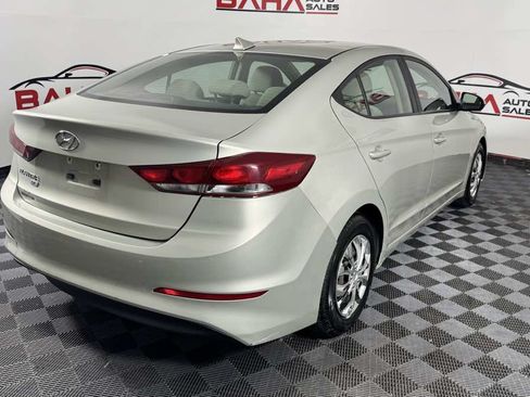 Used 2017 Hyundai Elantra SE FWD image 6