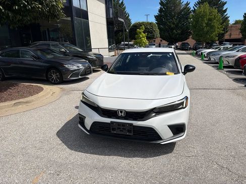 Used 2022 Honda Civic Sport image 3