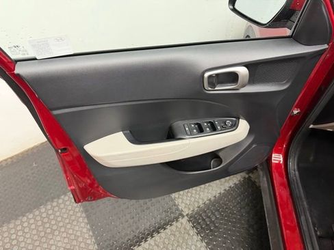 Certified 2024 Hyundai Venue SEL image 22