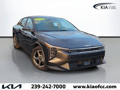 Certified 2025 Kia K4 FWD image 1