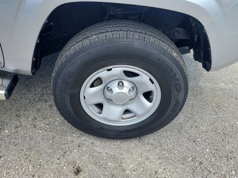 Used 2022 Toyota Tacoma SR w/ SR Convenience Package AWD/4WD image 7