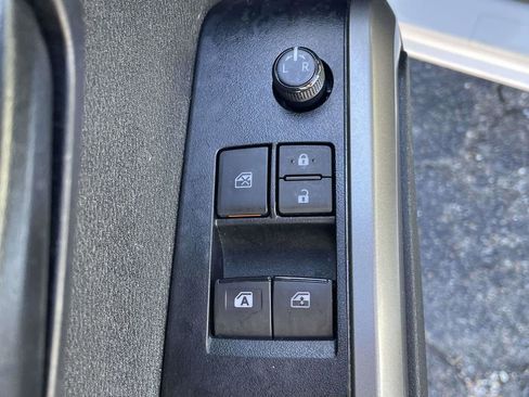 Used 2022 Toyota Tacoma SR5 image 16