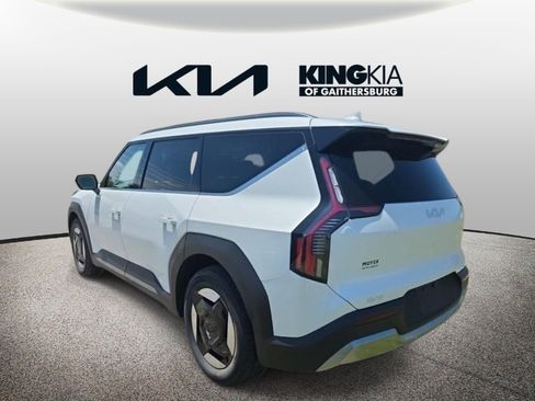 Certified 2024 Kia EV9 Wind AWD/4WD image 4