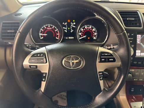 Used 2012 Toyota Highlander Limited w/ Tow Pkg AWD/4WD image 25