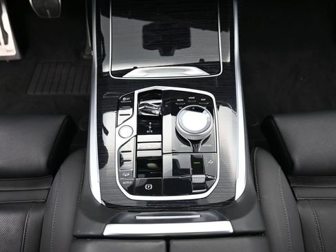 Used 2025 BMW X7 M60i w/ Executive Package AWD/4WD image 12