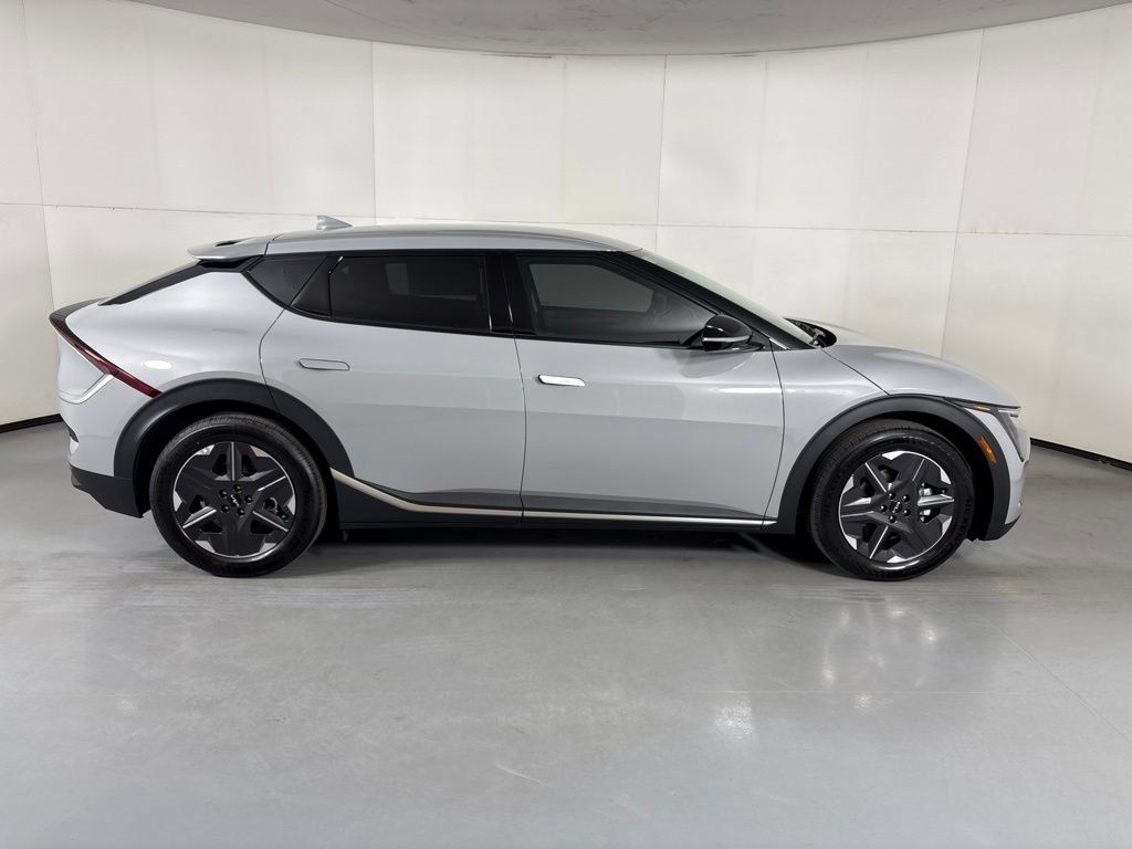 New 2026 Kia EV6 Light RWD image 9