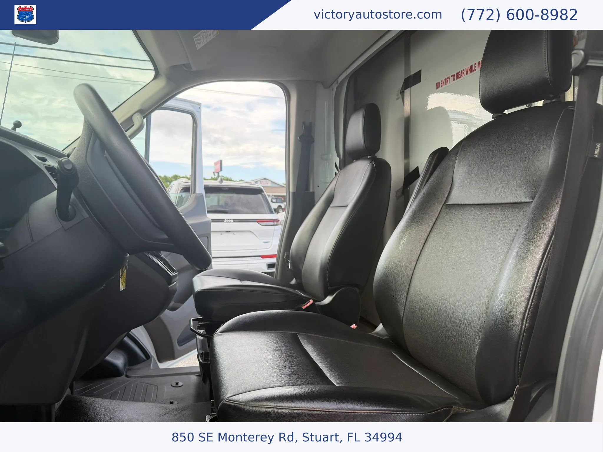 Used 2022 Ford Transit 350 DRW RWD image 5