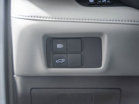 Certified 2023 Toyota Highlander LE image 41