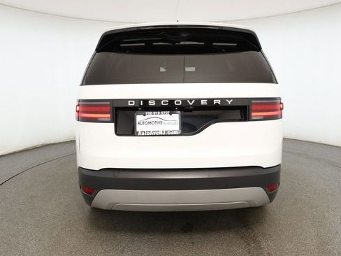 Used 2024 Land Rover Discovery S image 5