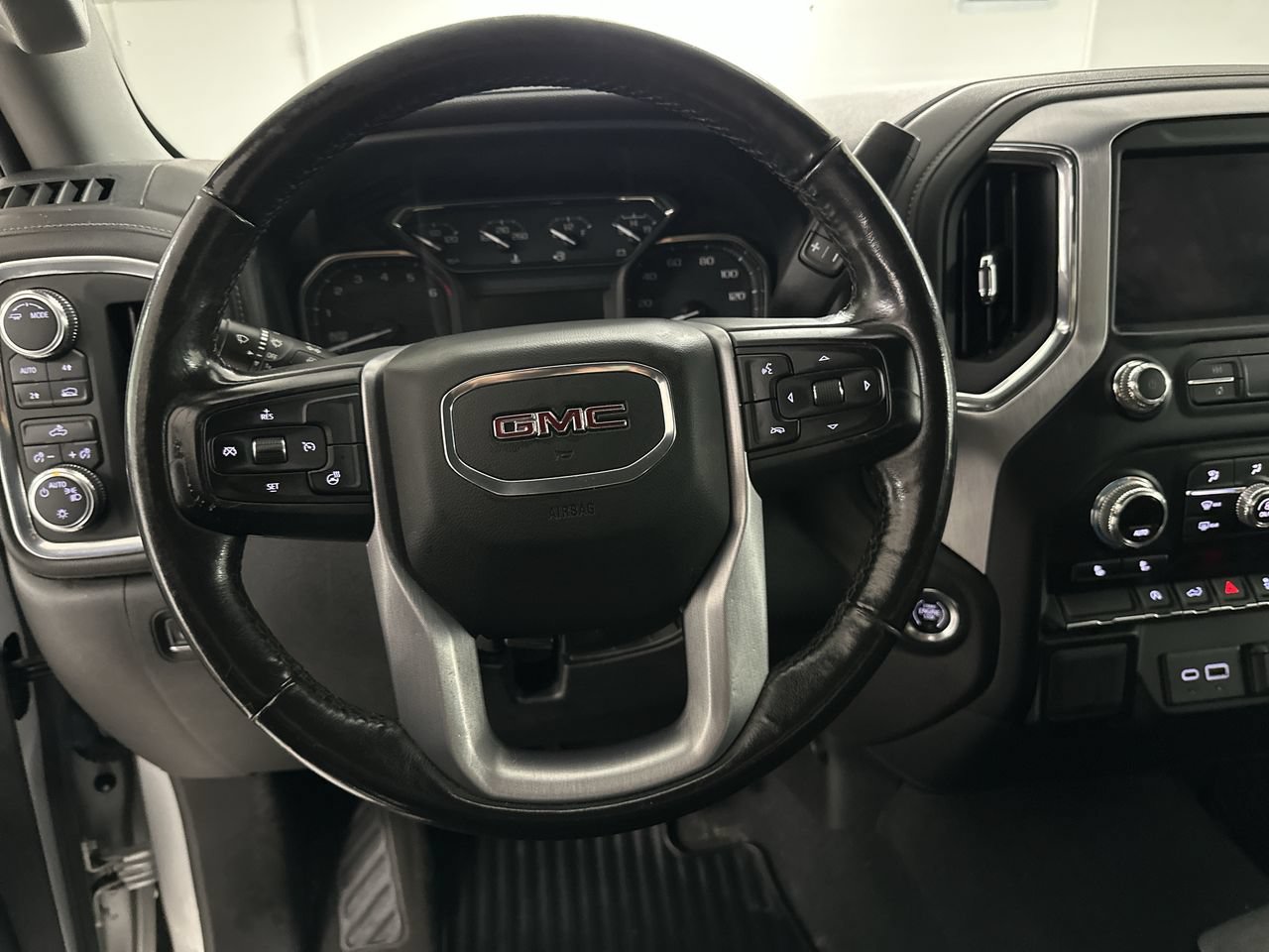 Used 2021 GMC Sierra 1500 SLE AWD/4WD image 13