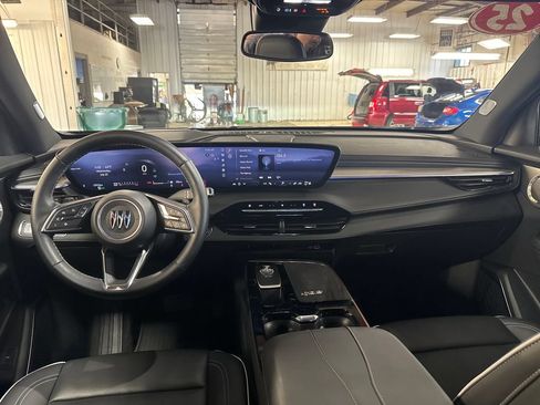 Used 2025 Buick Enclave Avenir w/ Trailering Package, 5000 lbs. AWD/4WD image 18