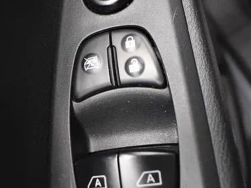 Used 2023 Nissan Kicks SR w/ SR Premium Package image 21