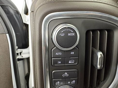 Used 2021 GMC Sierra 1500 SLE image 16