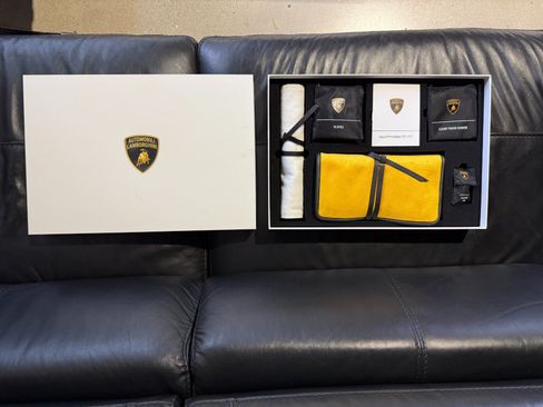 Used 2023 Lamborghini Huracan Sterrato AWD/4WD image 30