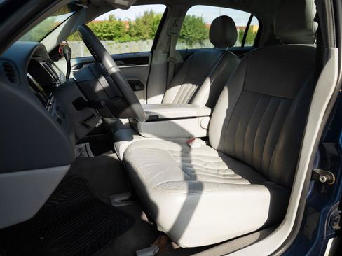 Used 2007 Lincoln Town Car Signature RWD image 22