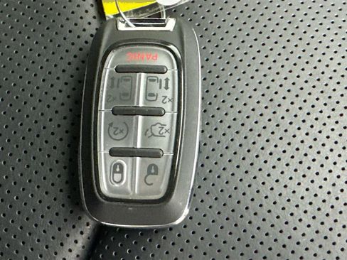 Used 2024 Chrysler Pacifica Limited w/ S Appearance Package image 37