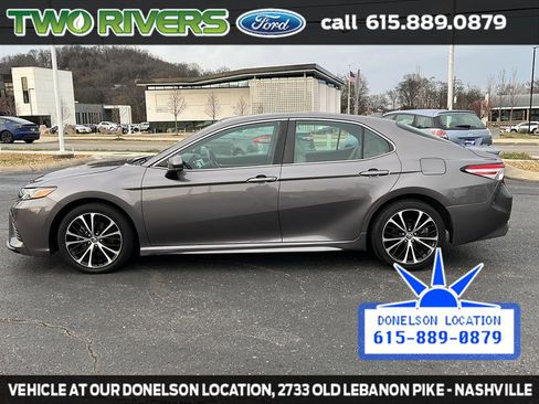 Used 2020 Toyota Camry SE image 5