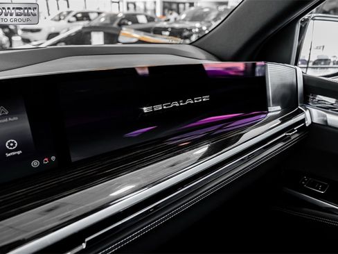 Used 2025 Cadillac Escalade Premium Luxury image 39