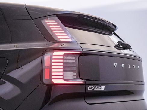 New 2025 Volvo EX30 Ultra w/ Protection Package Premier image 12