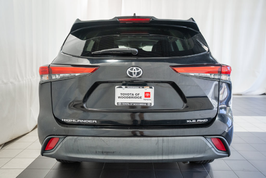 Used 2020 Toyota Highlander XLE AWD/4WD image 5