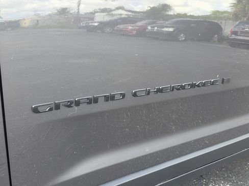 Used 2025 Jeep Grand Cherokee L Altitude AWD/4WD image 19