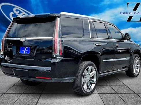 Used 2015 Cadillac Escalade Premium image 2