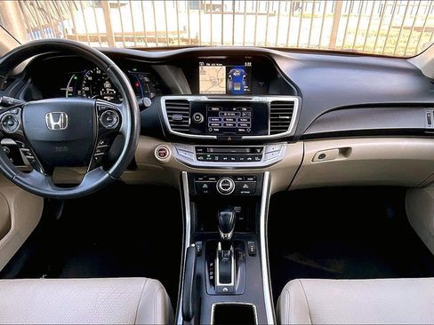 Used 2015 Honda Accord Touring image 15