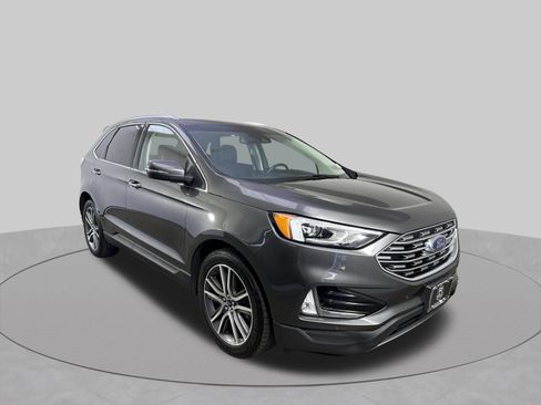 Used 2020 Ford Edge Titanium w/ Class II Trailer Tow Package AWD/4WD image 3