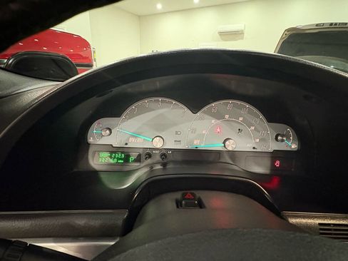 Used 2002 Ford Thunderbird Deluxe image 14