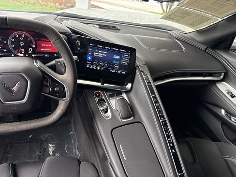 Used 2021 Chevrolet Corvette Stingray Convertible w/ 1LT image 27