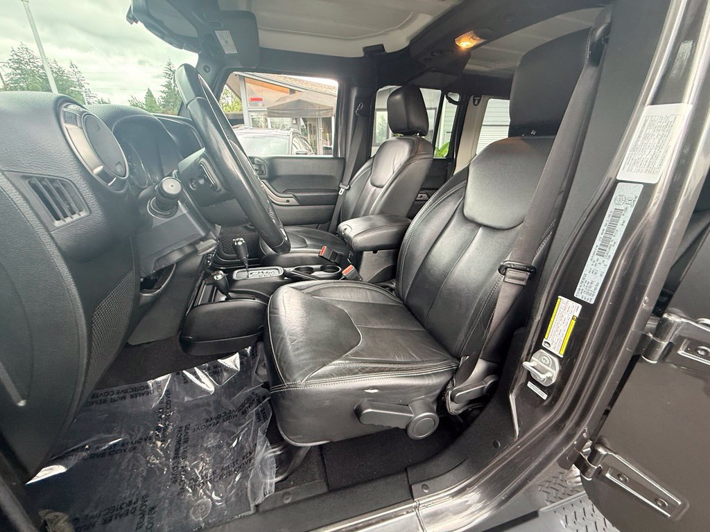 Used 2018 Jeep Wrangler Unlimited Sahara w/ Max Tow Package AWD/4WD image 14