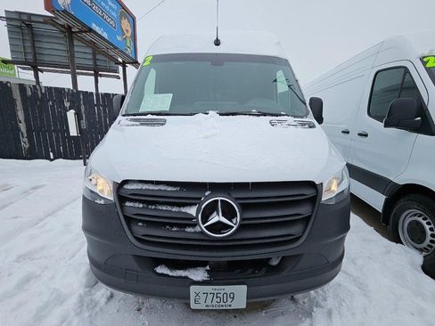 Used 2024 Mercedes-Benz Sprinter 2500 image 6