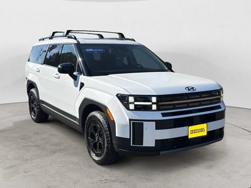 Used 2025 Hyundai Santa Fe XRT AWD/4WD image 3